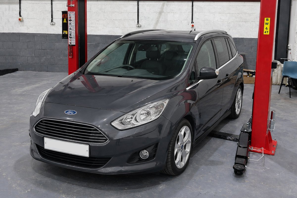 Reconditioned Ford Engine Workshop